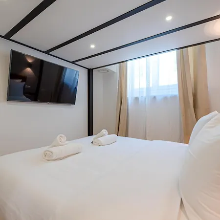 Appartamento Cia - Spacious Duplex, Grands Boulevards Parigi